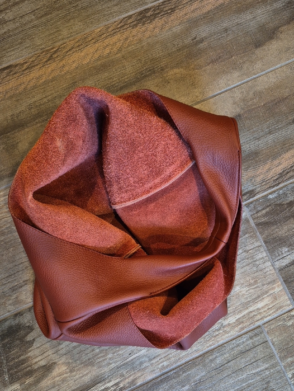 A.P.C. Le Neige Genuine Leather Unlined Hobo Shoulder Bag - Picture 8 of 16